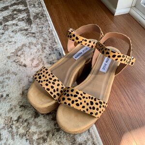 NWOT Steve Madden Platform Sandals
